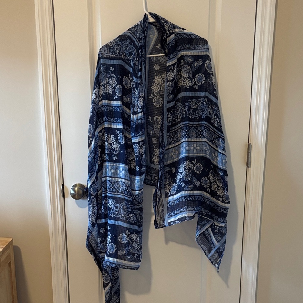 Blue and White Patterned Shawl